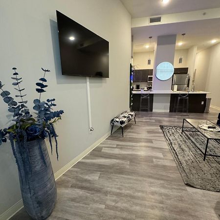 Beautiful Condo/Rooftop Patio With Free Parking Cleveland Dış mekan fotoğraf