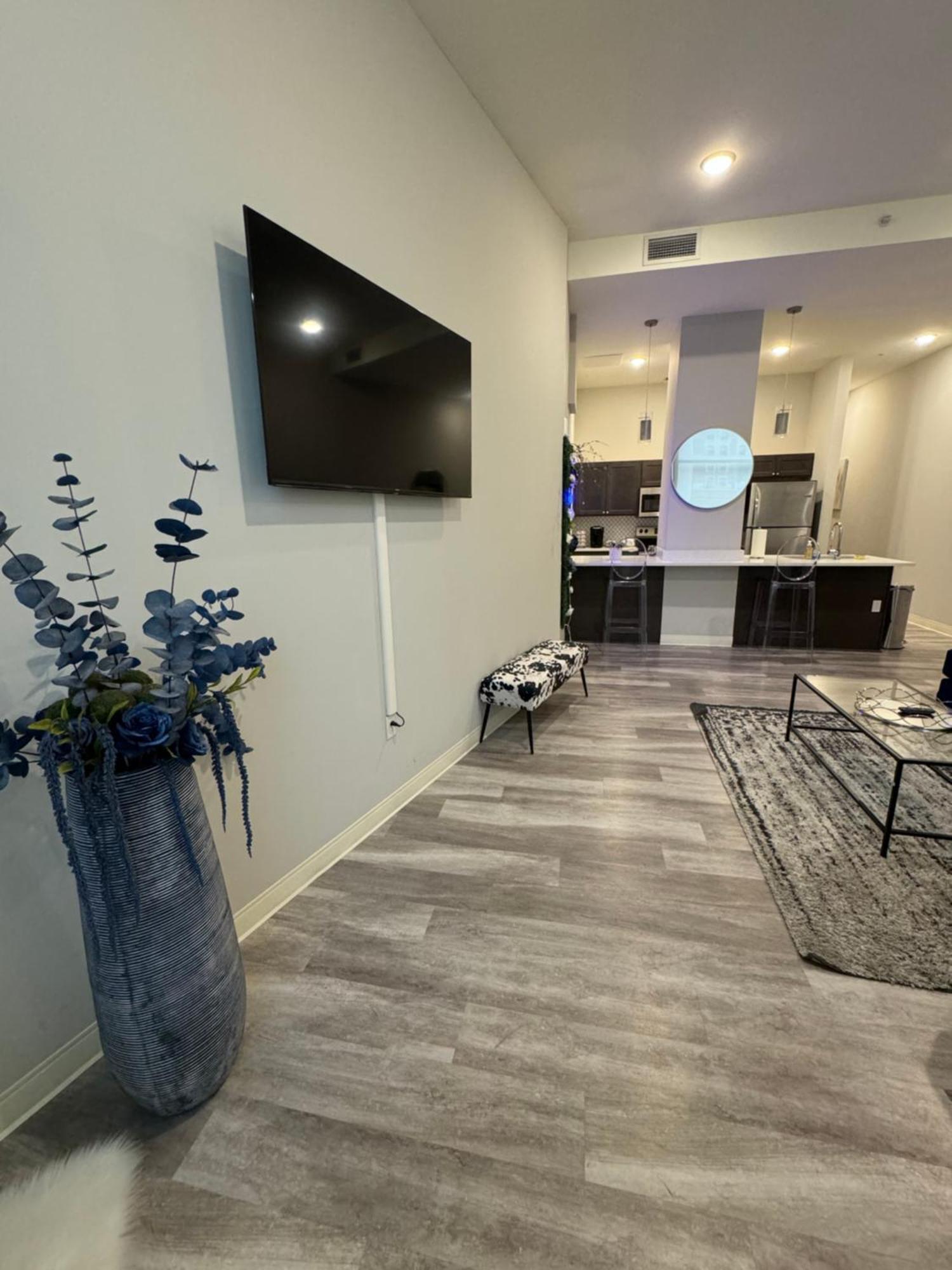 Beautiful Condo/Rooftop Patio With Free Parking Cleveland Dış mekan fotoğraf